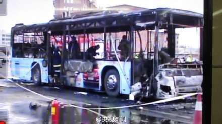宁夏银川市公交车突发火灾 14人遇难32人受伤